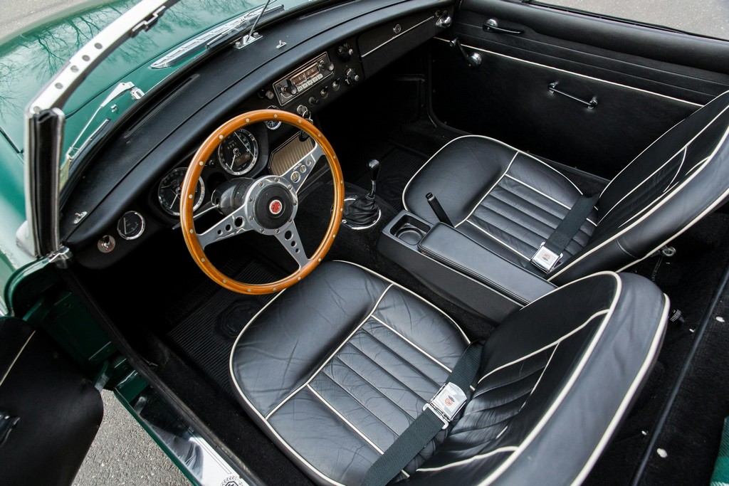 1966 MG B Roadster - Image 18