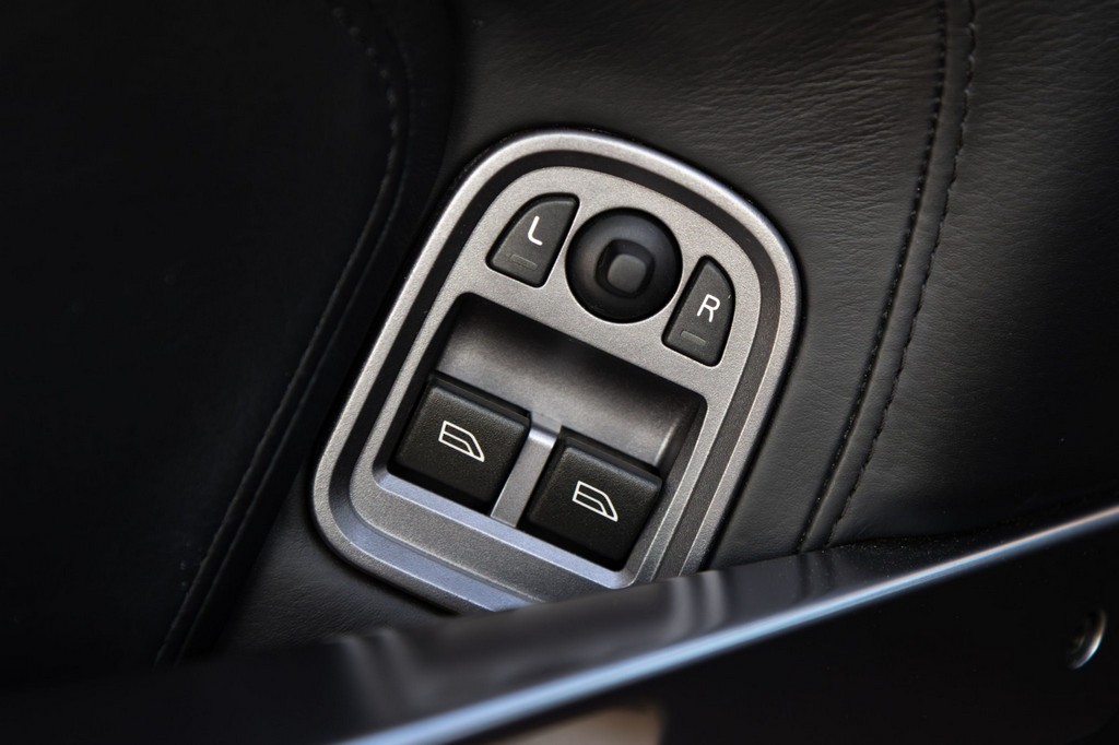 2005 Aston Martin DB9 - Image 21