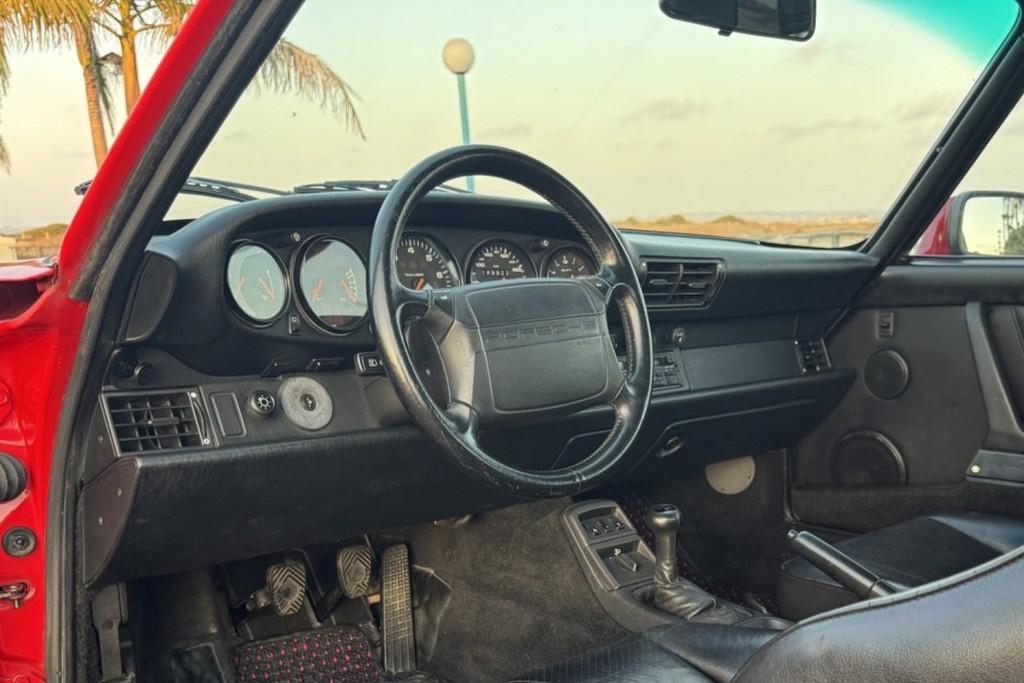 1991 Porsche 911 Carrera 2 Coupe - Image 23
