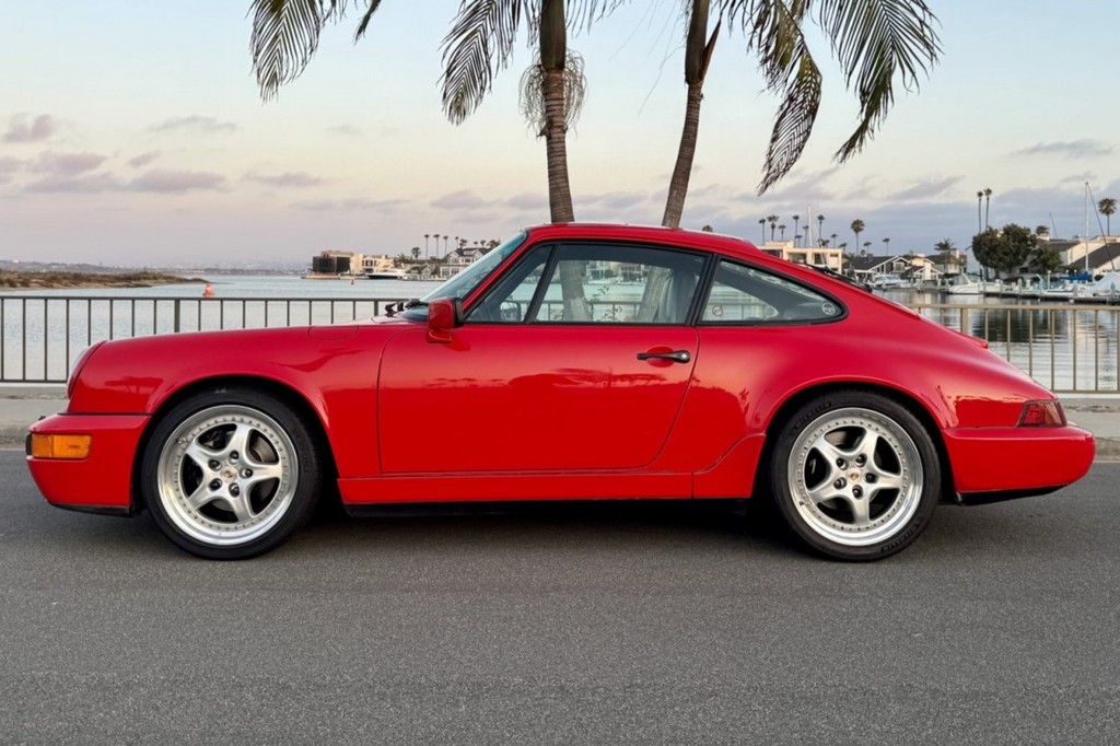 1991 Porsche 911 Carrera 2 Coupe - Image 25