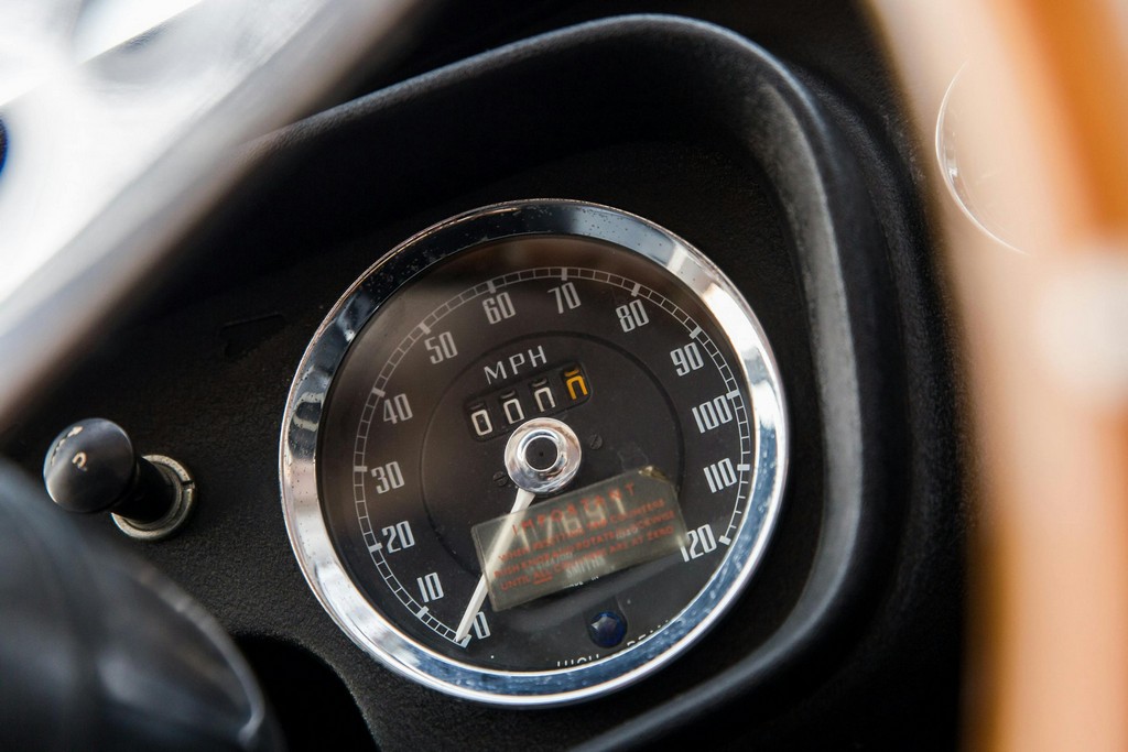 1966 MG B Roadster - Image 22