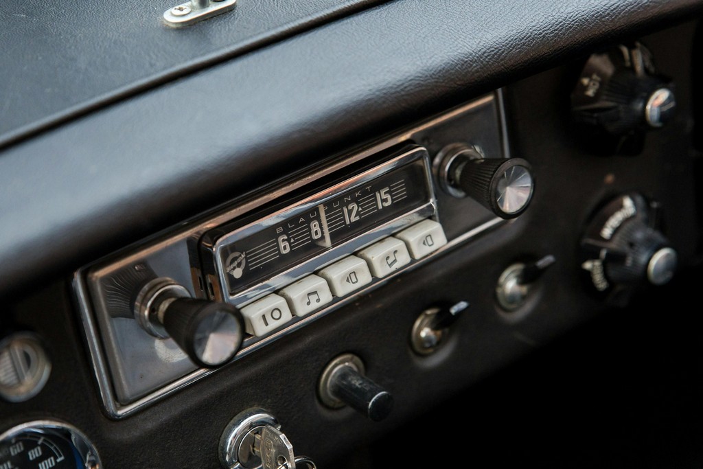 1966 MG B Roadster - Image 23