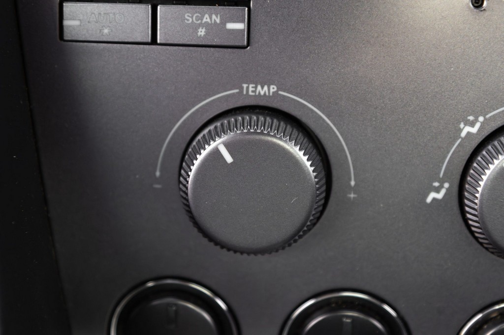 2005 Aston Martin DB9 - Image 26