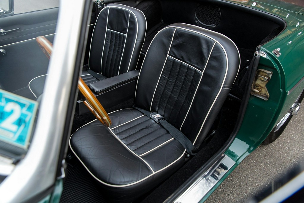 1966 MG B Roadster - Image 24