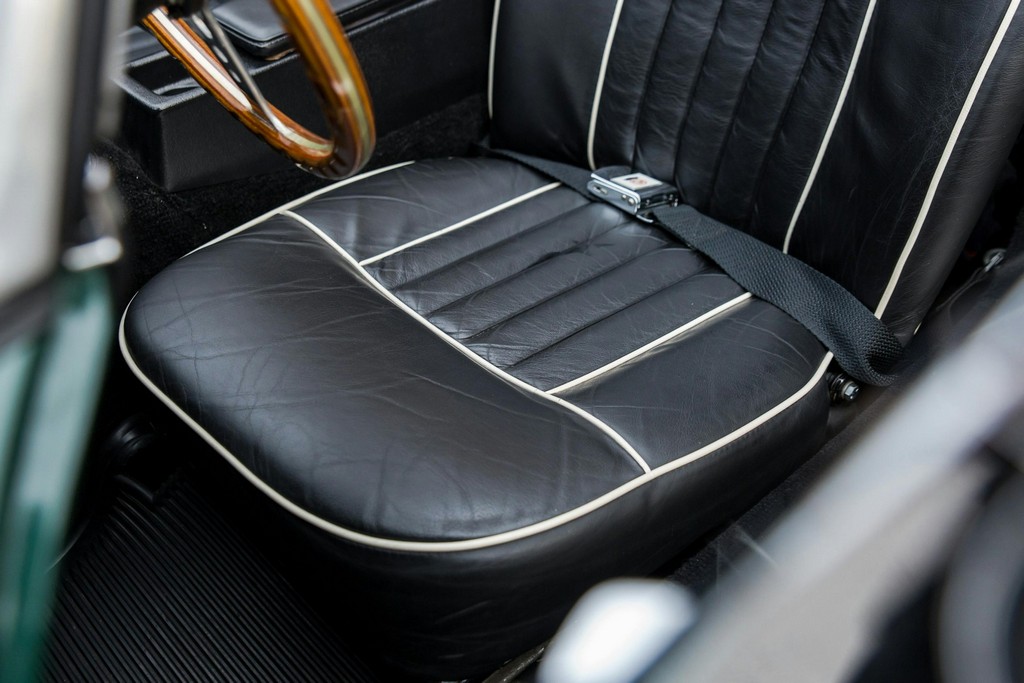 1966 MG B Roadster - Image 25