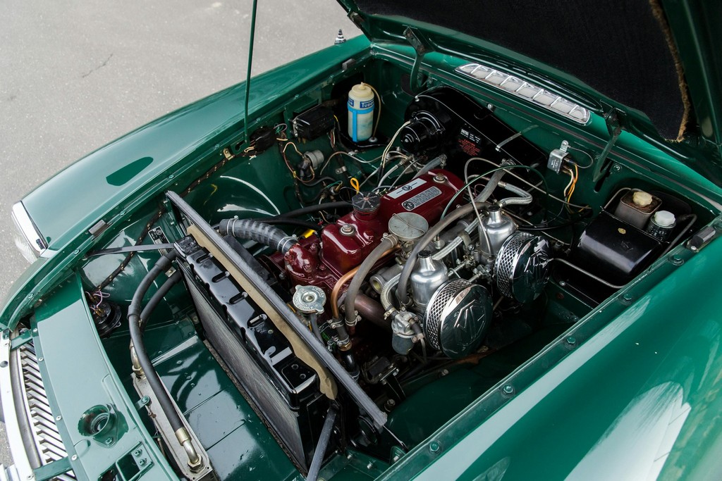 1966 MG B Roadster - Image 29