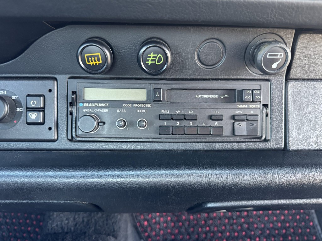 1991 Porsche 911 Carrera 2 Coupe - Image 33