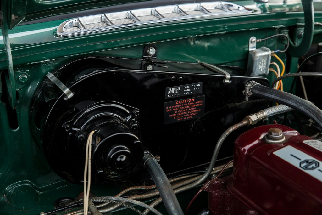 1966 MG B Roadster - Image 31