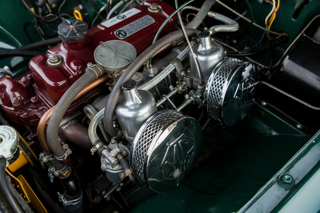 1966 MG B Roadster - Image 33