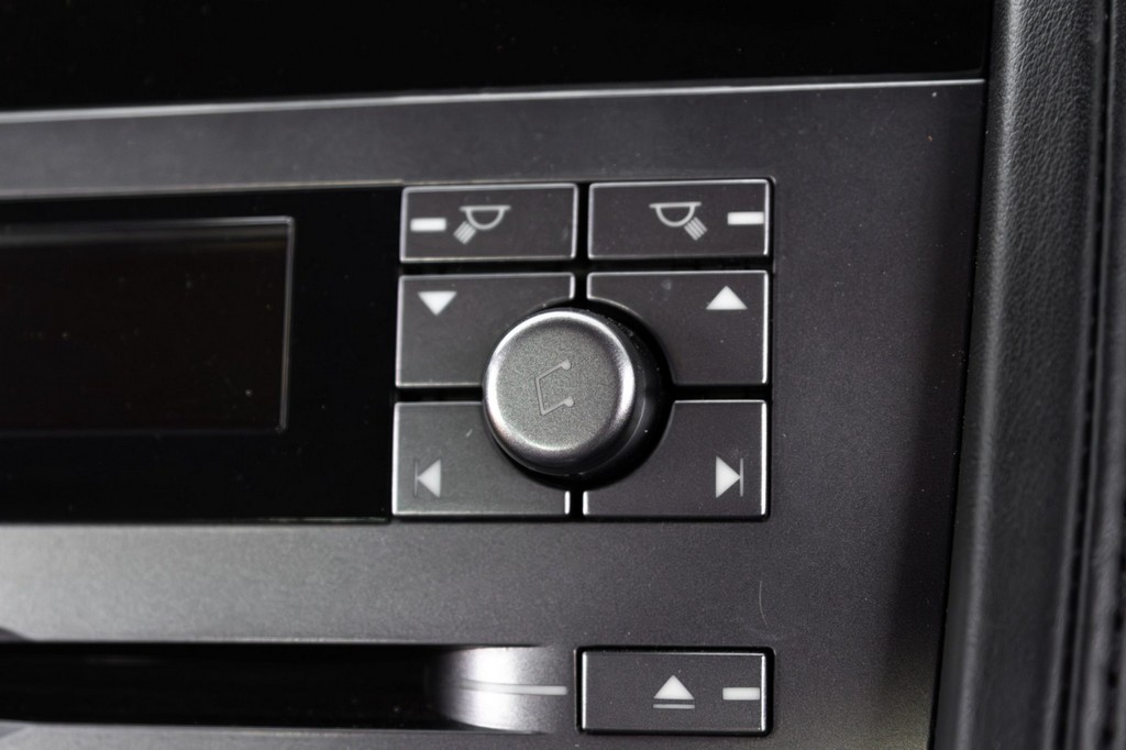 2005 Aston Martin DB9 - Image 36