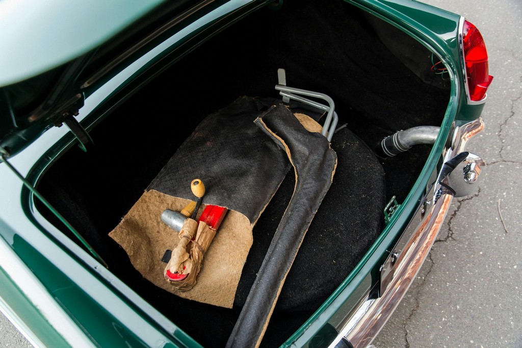 1966 MG B Roadster - Image 34