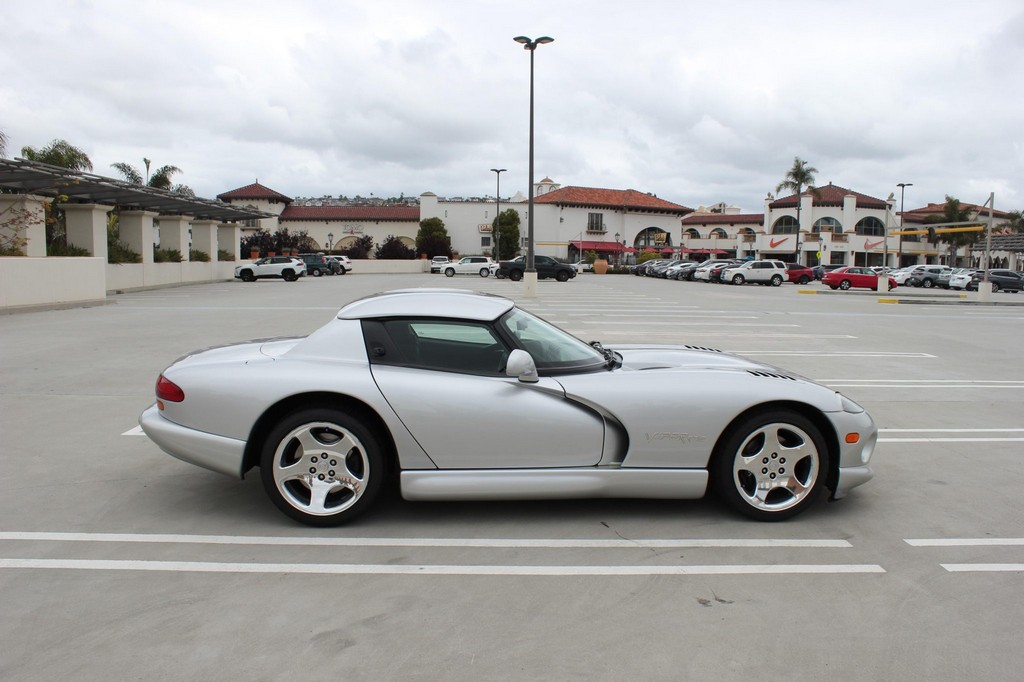 1999 Dodge Viper RT/10 - Image 30