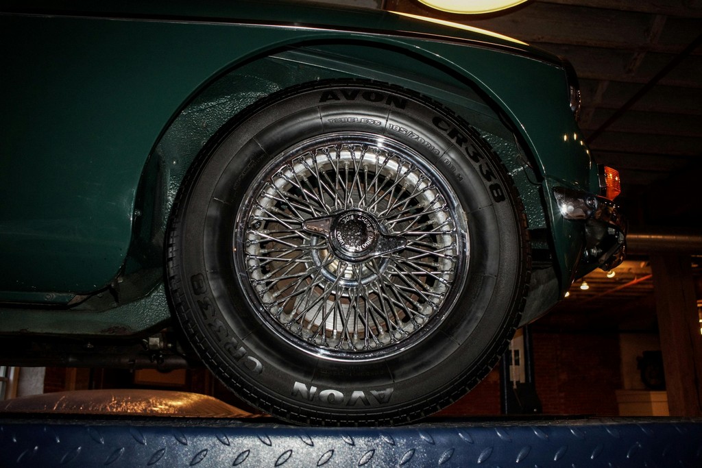 1966 MG B Roadster - Image 2