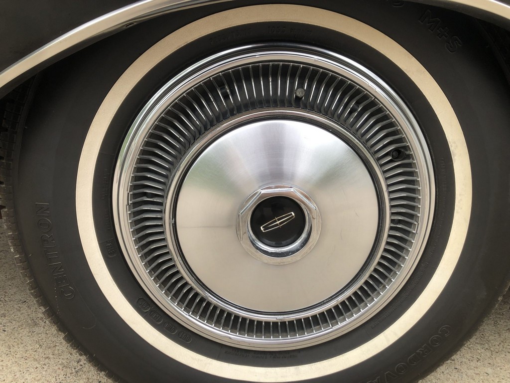 1971 Lincoln Continental Mark III - Image 33