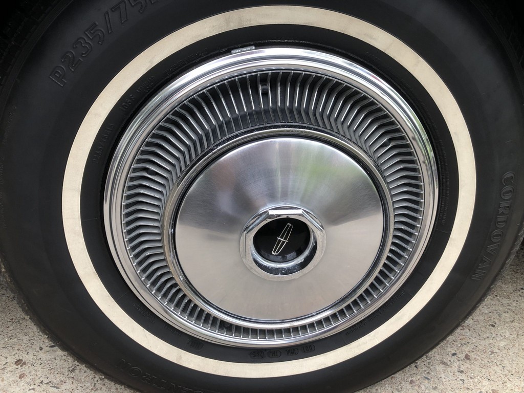 1971 Lincoln Continental Mark III - Image 35