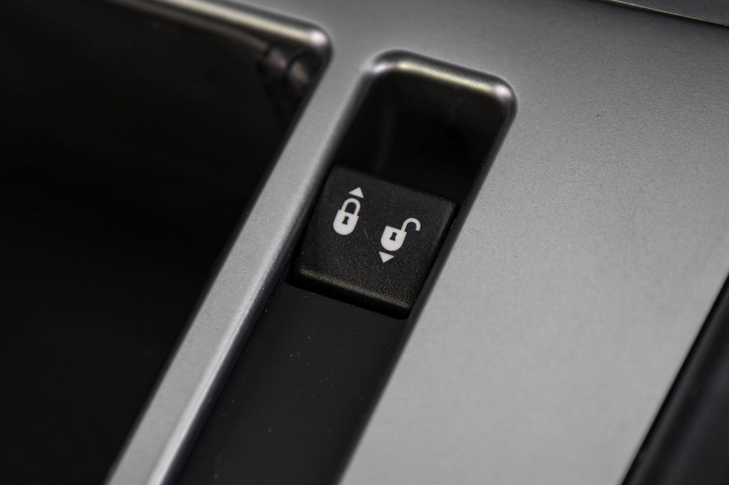 2005 Aston Martin DB9 - Image 47