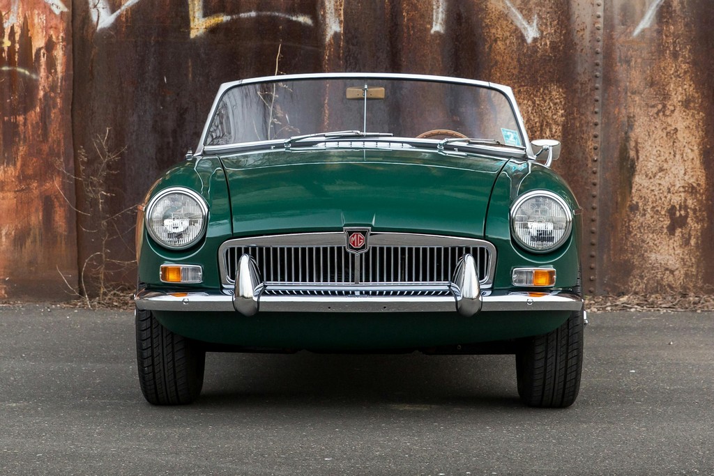 1966 MG B Roadster - Image 11