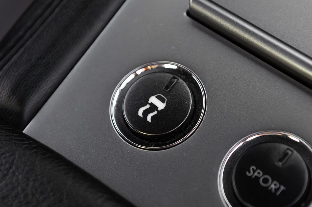 2005 Aston Martin DB9 - Image 50