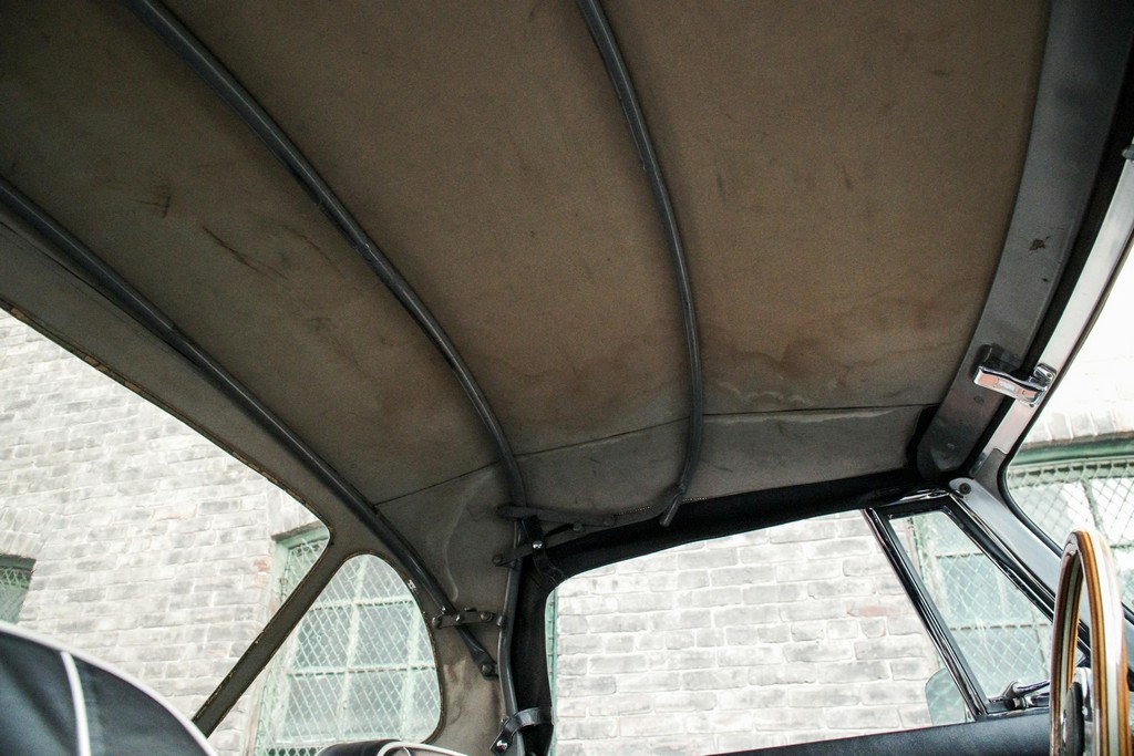 1966 MG B Roadster - Image 12