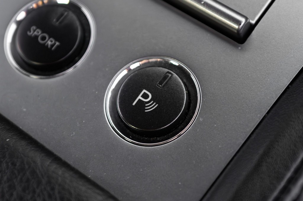 2005 Aston Martin DB9 - Image 52