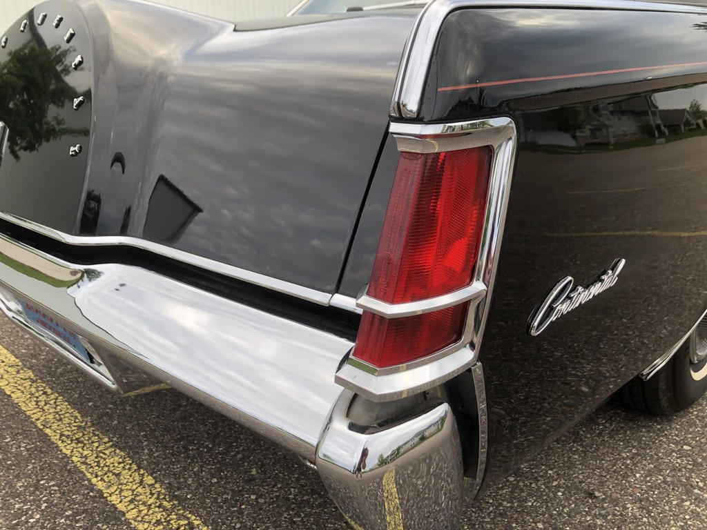 1971 Lincoln Continental Mark III - Image 59