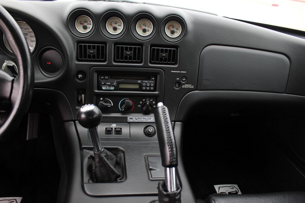 1999 Dodge Viper RT/10 - Image 2