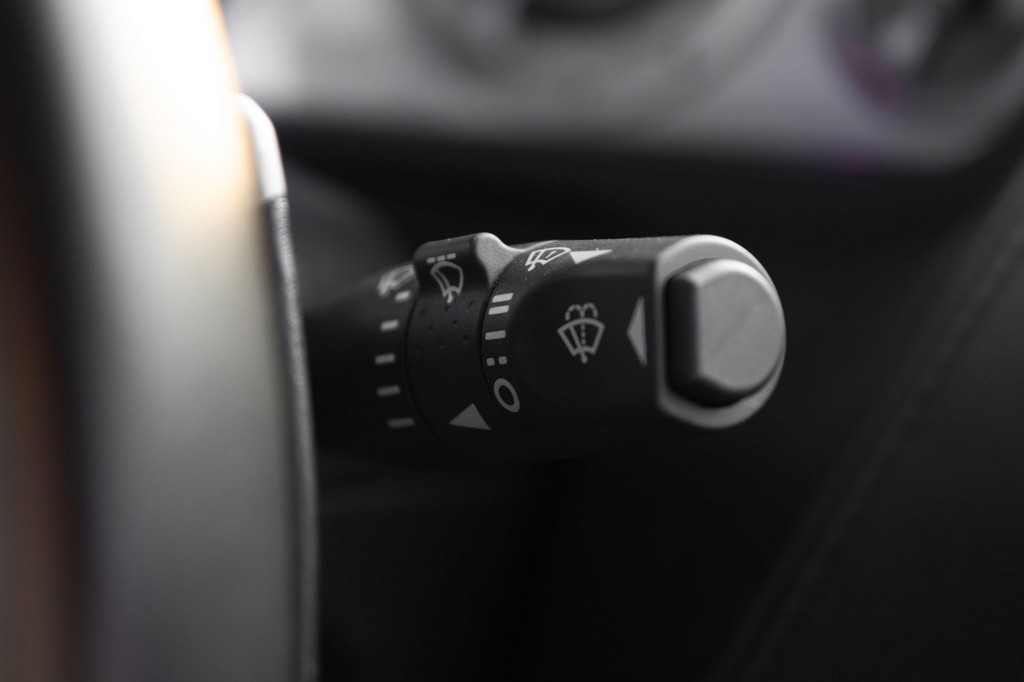 2005 Aston Martin DB9 - Image 77