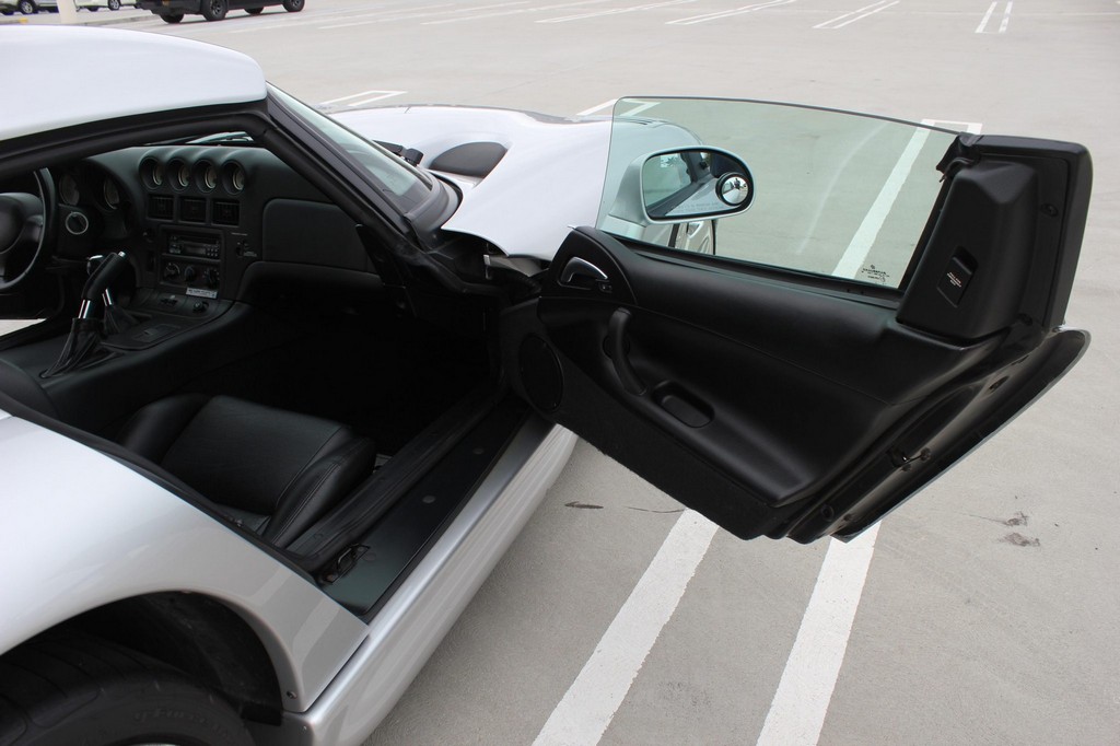 1999 Dodge Viper RT/10 - Image 3