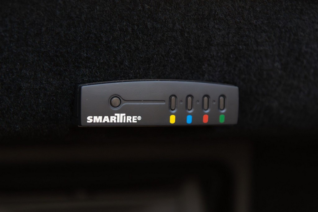 2005 Aston Martin DB9 - Image 98