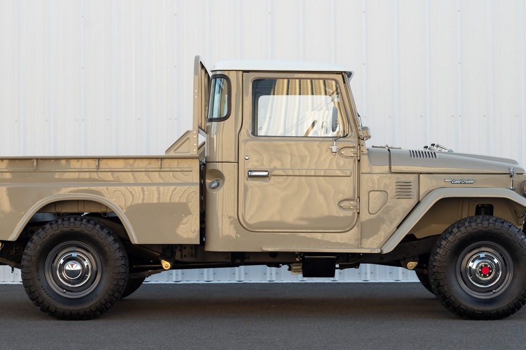 1984 Toyota Land Cruiser HJ47 Pickup - Image 15