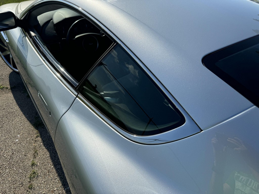 2005 Aston Martin DB9 - Image 10
