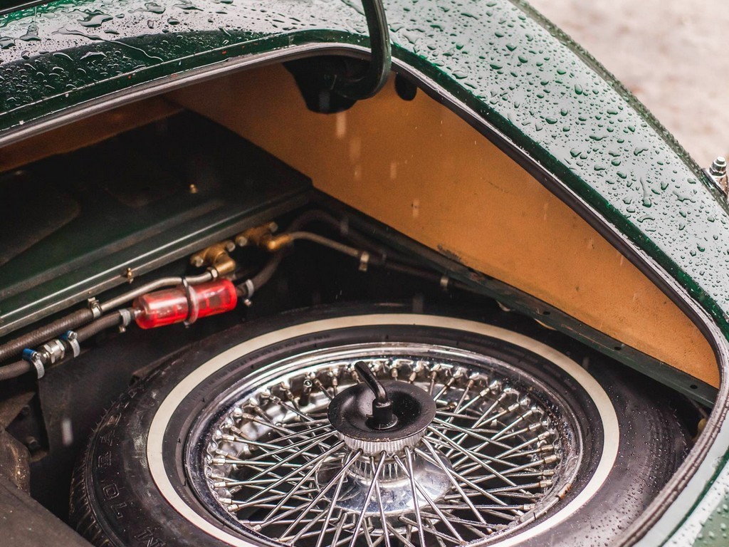 1974 Jaguar E-Type S3 Roadster - Image 9