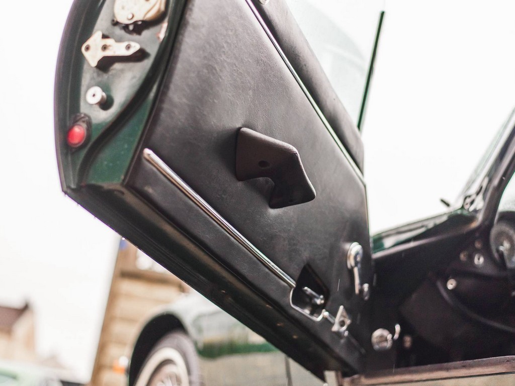 1974 Jaguar E-Type S3 Roadster - Image 25