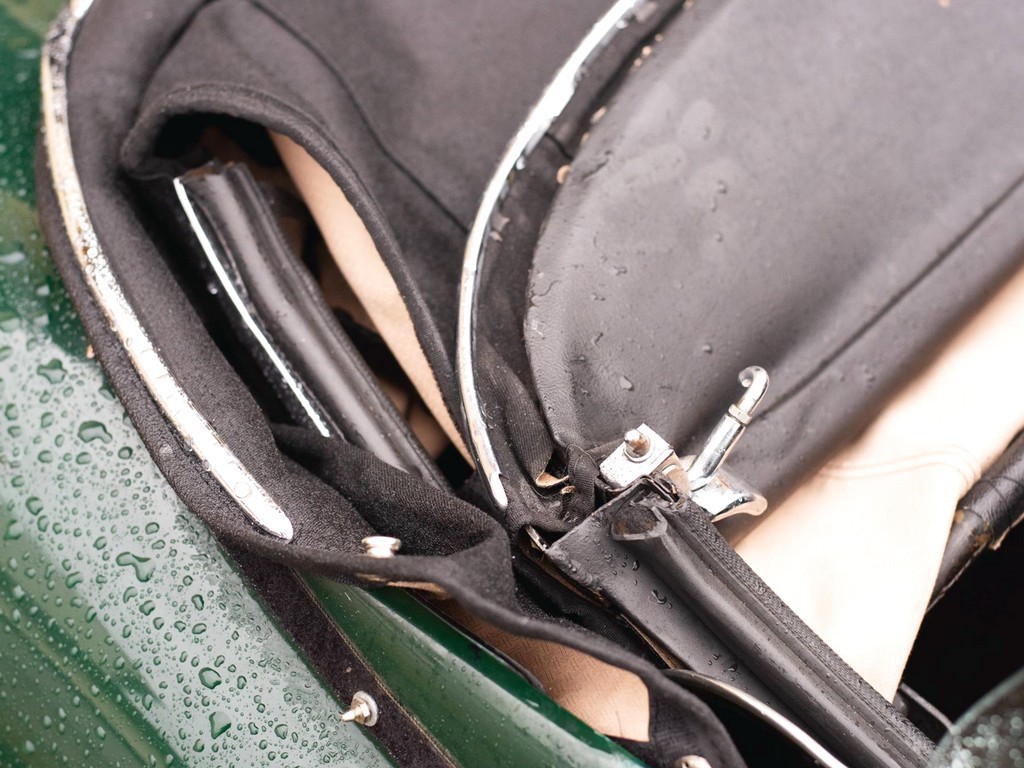 1974 Jaguar E-Type S3 Roadster - Image 32