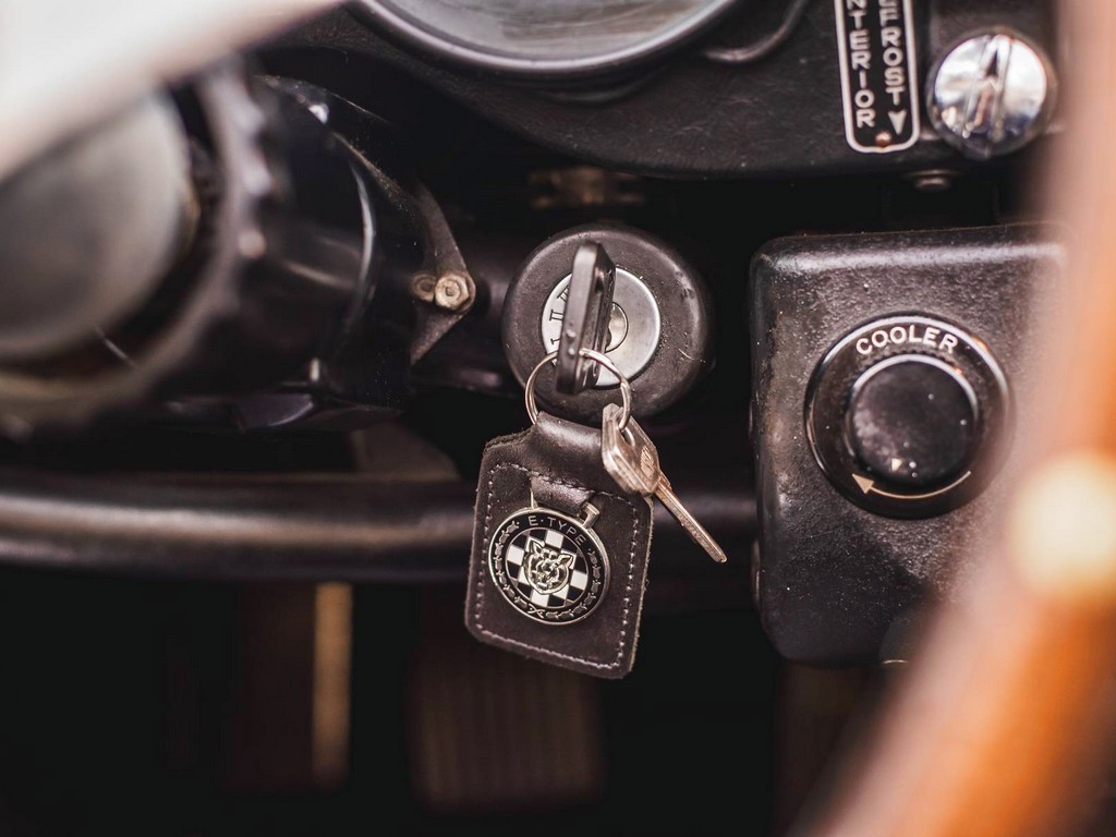 1974 Jaguar E-Type S3 Roadster - Image 52