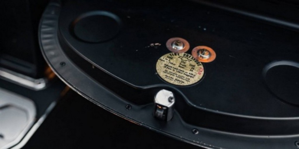 1966 Chevrolet Corvette Sting Ray 427 Turbo J - Image 5