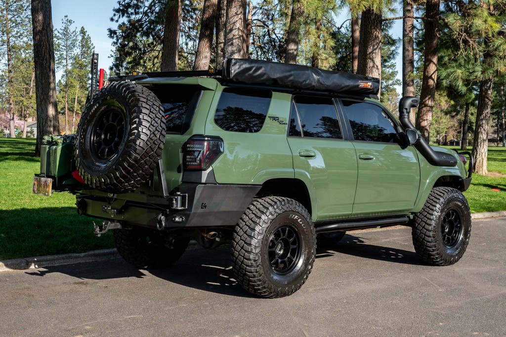 2022 Toyota 4Runner TRD Off-Road Premium - Image 5