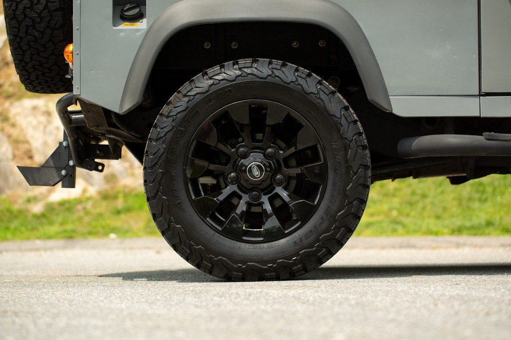 1991 Land Rover Defender 90 - Image 32