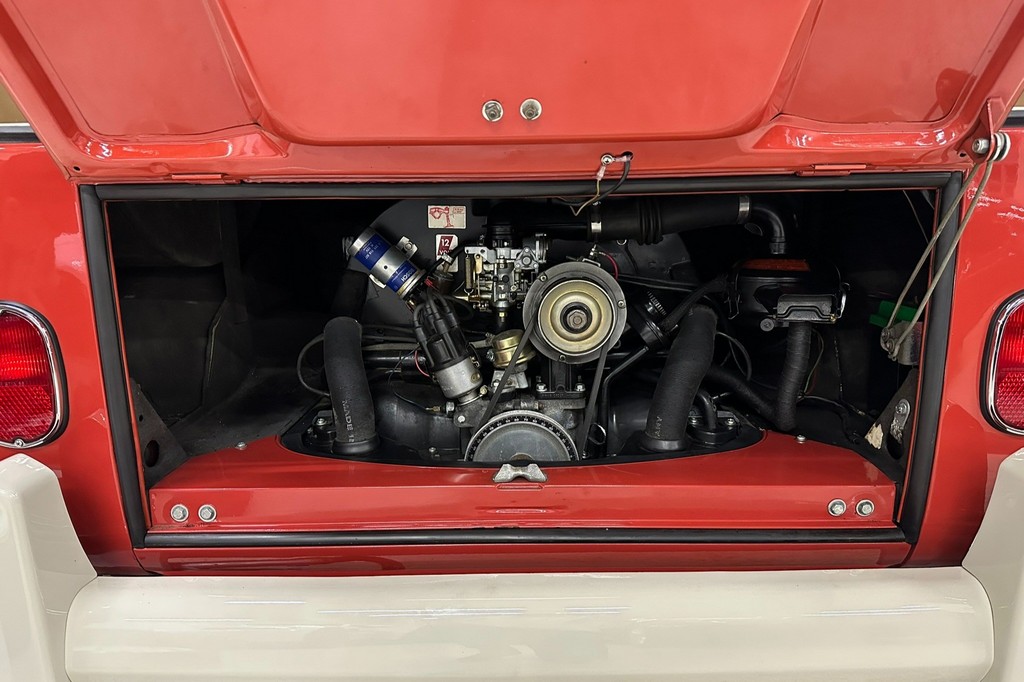 1966 Volkswagen Type 2 21-Window Deluxe Samba - Image 7