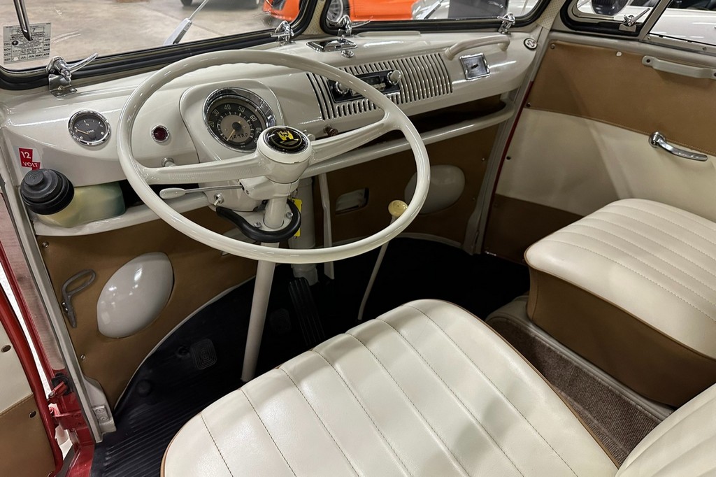 1966 Volkswagen Type 2 21-Window Deluxe Samba - Image 8