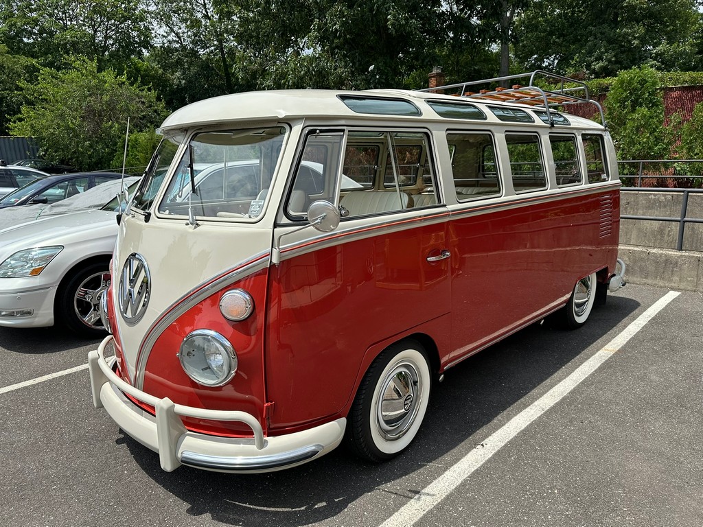 1966 Volkswagen Type 2 21-Window Deluxe Samba - Image 15