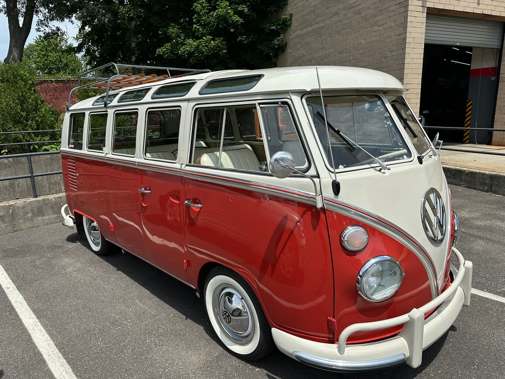 1966 Volkswagen Type 2 21-Window Deluxe Samba - Image 18