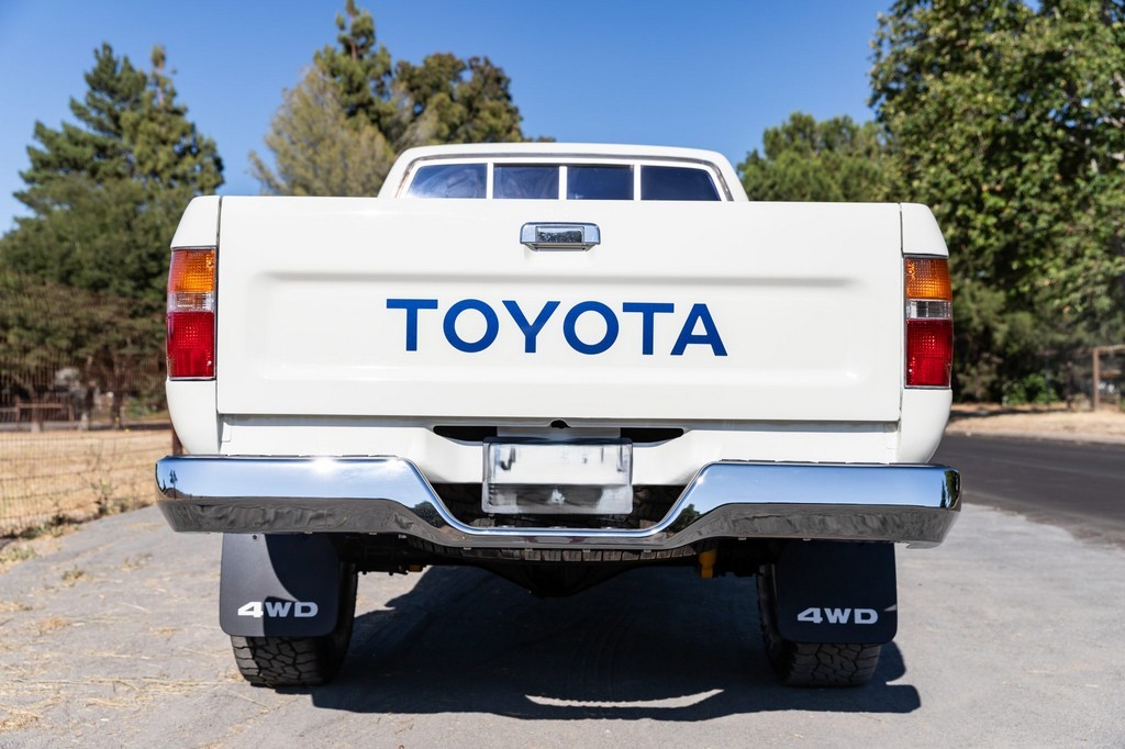 1990 Toyota Pickup XtraCab Deluxe 4×4 - Image 50
