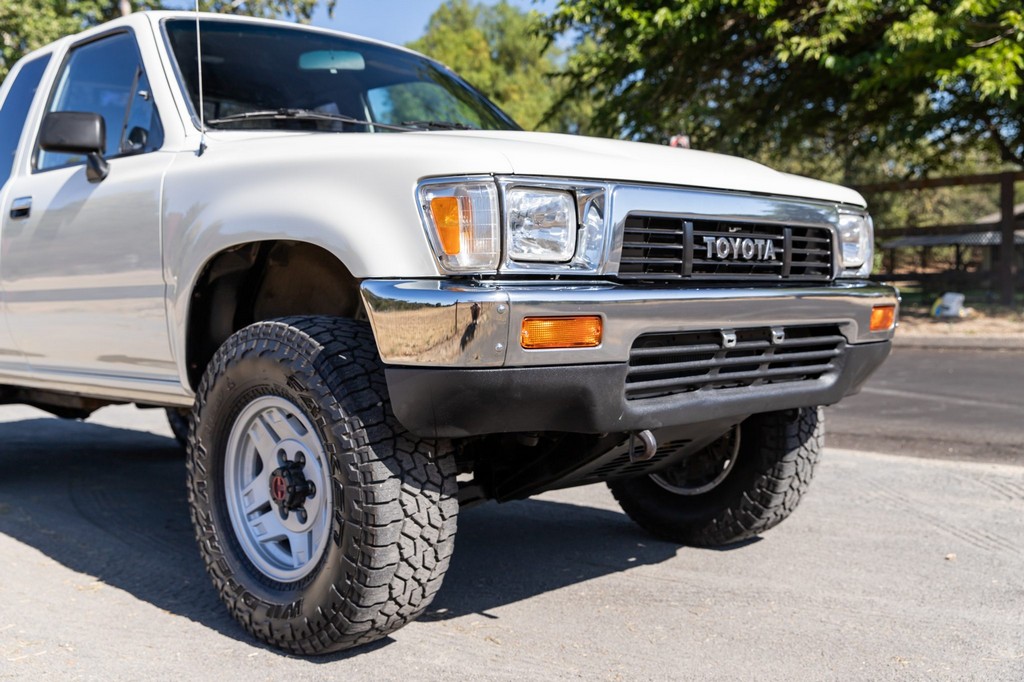 1990 Toyota Pickup XtraCab Deluxe 4×4 - Image 54