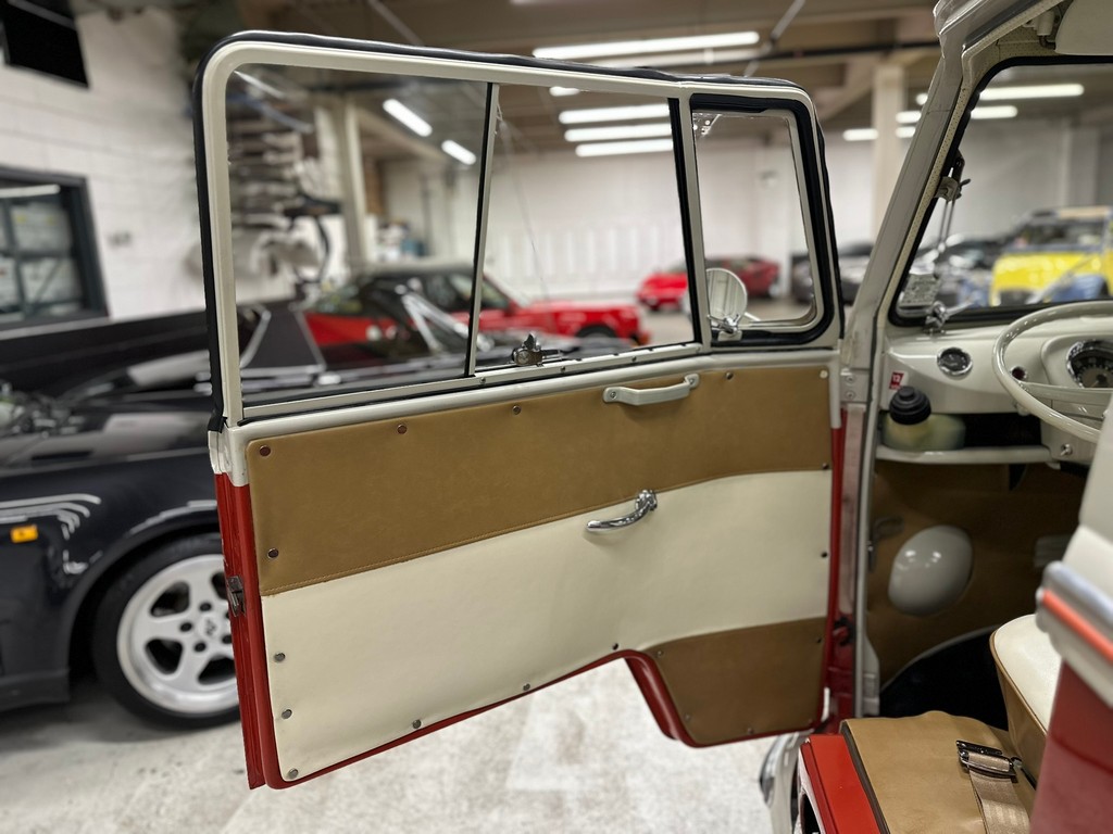 1966 Volkswagen Type 2 21-Window Deluxe Samba - Image 30