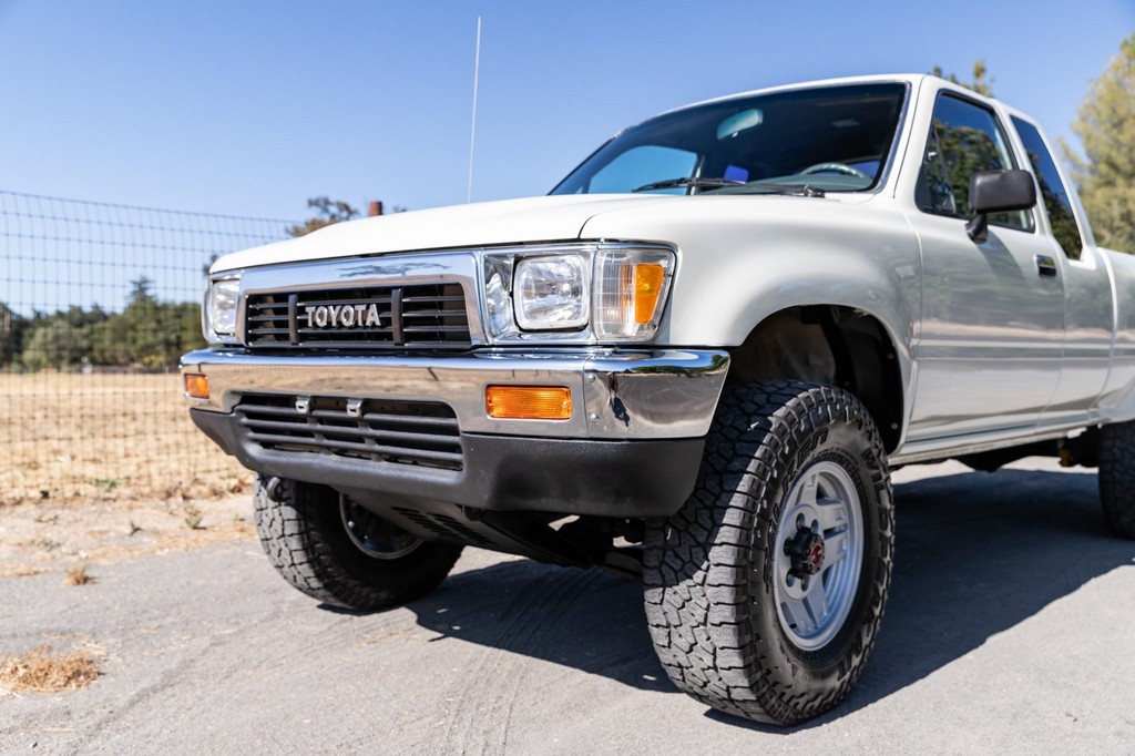 1990 Toyota Pickup XtraCab Deluxe 4×4 - Image 56
