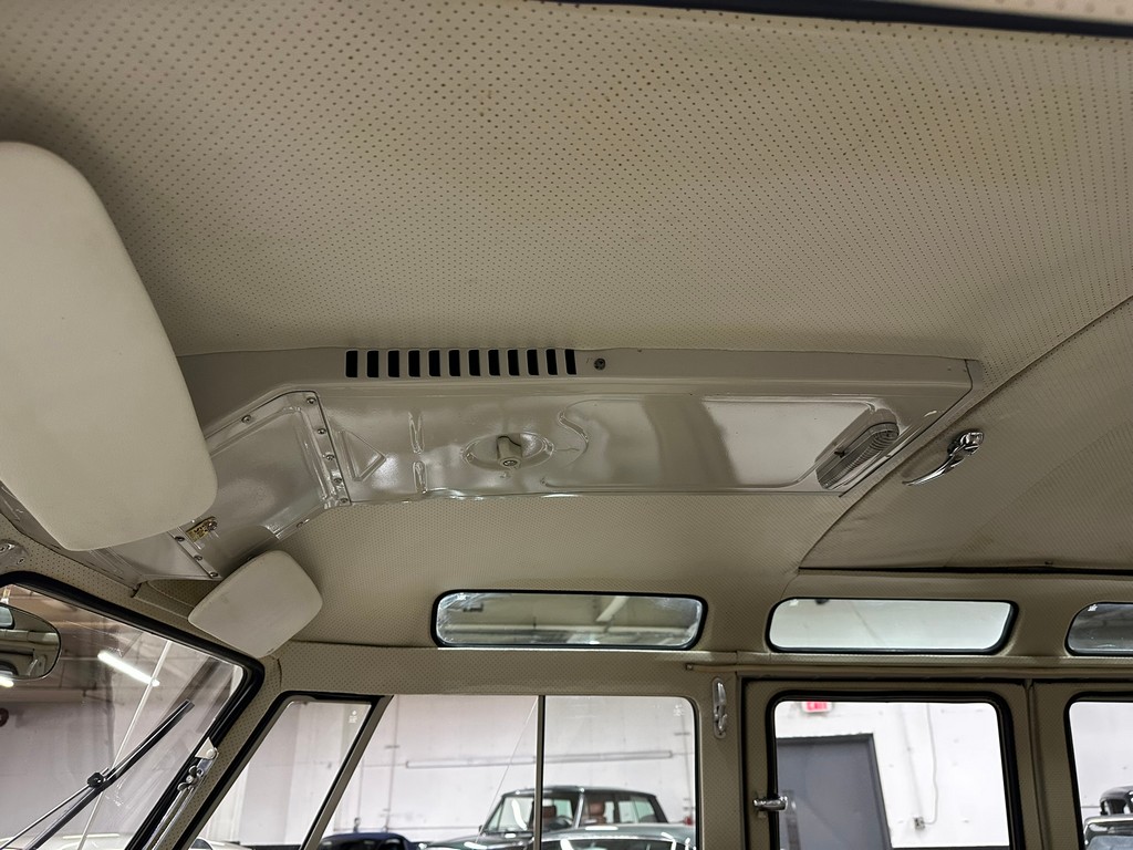 1966 Volkswagen Type 2 21-Window Deluxe Samba - Image 31