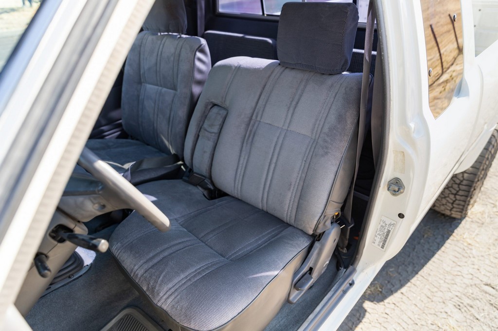 1990 Toyota Pickup XtraCab Deluxe 4×4 - Image 57