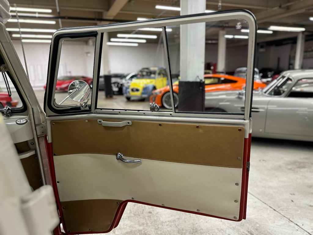 1966 Volkswagen Type 2 21-Window Deluxe Samba - Image 35