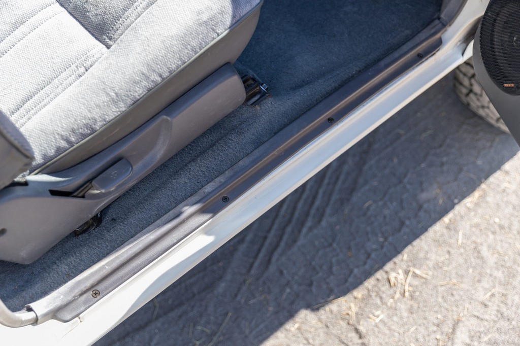 1990 Toyota Pickup XtraCab Deluxe 4×4 - Image 61